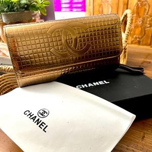 AUTHENTIC Gorgeous Copper colored Chanel Clutch with Link Strap